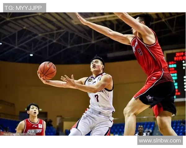 CBA季前赛精彩对决浙江队迎战广州队直播全程回顾与分析 CBA季前赛精彩对决浙江队迎战广州队直播全程回顾与分析