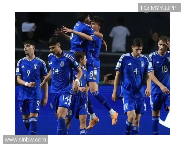 意大利足球队在友谊赛中以两球战胜德国队展现强大实力 意大利足球队在友谊赛中以两球战胜德国队展现强大实力