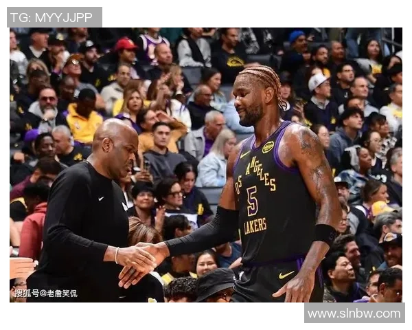 湖人对快船精彩对决回顾日常录像分析与精彩瞬间分享