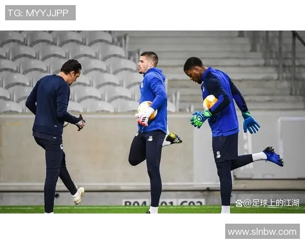 迈尼昂的崛起与挑战：探索这位门将如何改变足球世界的格局